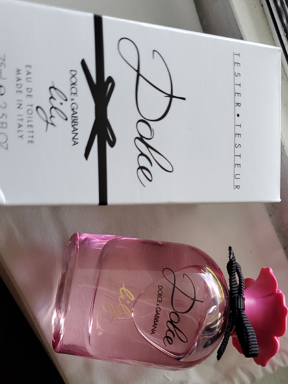 New Dolce & Gabbana Lily Pink And Black Bow *new  Ever Been Use